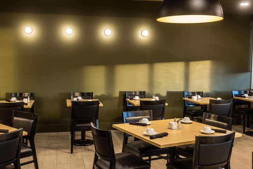 Doubletree By Hilton Calgary North Hotel Restaurant photo