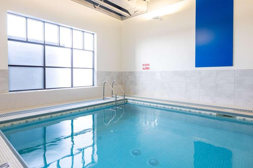 Doubletree By Hilton Calgary North Hotel Facilities photo